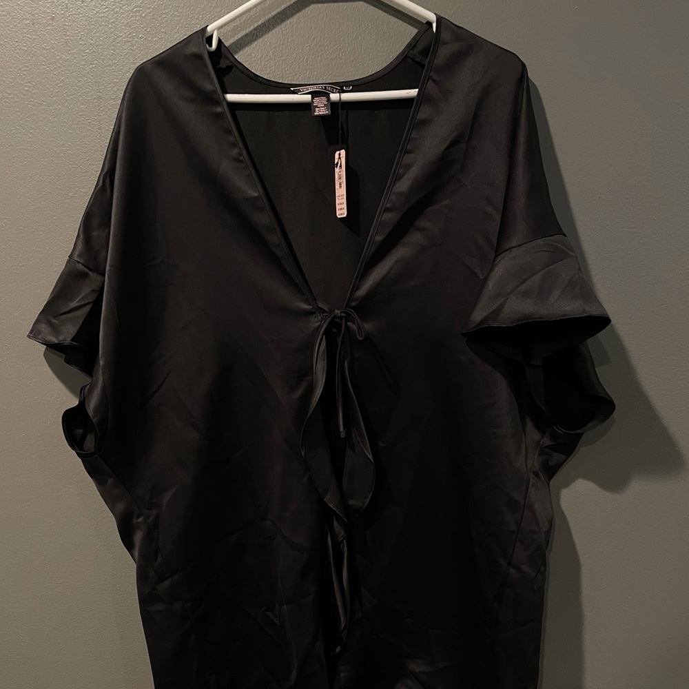 $58 NWT VICTORIA SECRET Black Satin Robe Women M L
